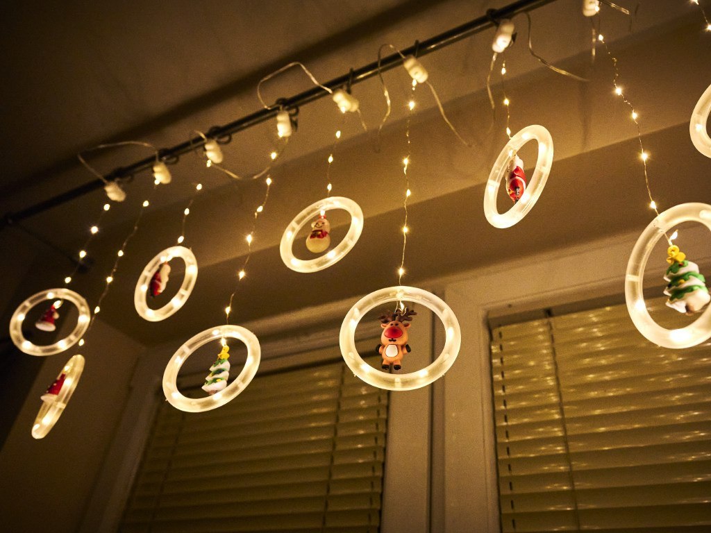 Lampki LED kurtyna z figurkami 3m 125LED ciepły biały